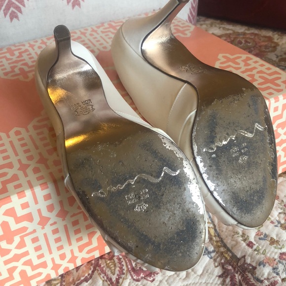 Classic Satin Peep Toe Ivory Bridal Pumps - Picture 4 of 8